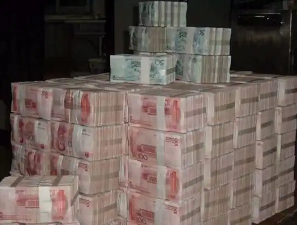 Гараж с деньгами (мини пост)