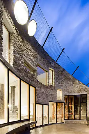 Дом под землей