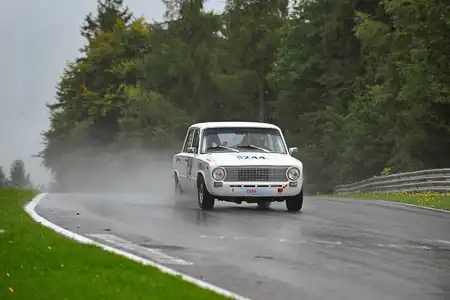 Русская «копейка» сражается с Porsche