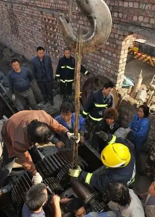 Шестеренки чуть не перемололи рабочего