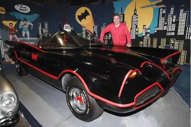 Музей «Автомобили звезд» в Англии