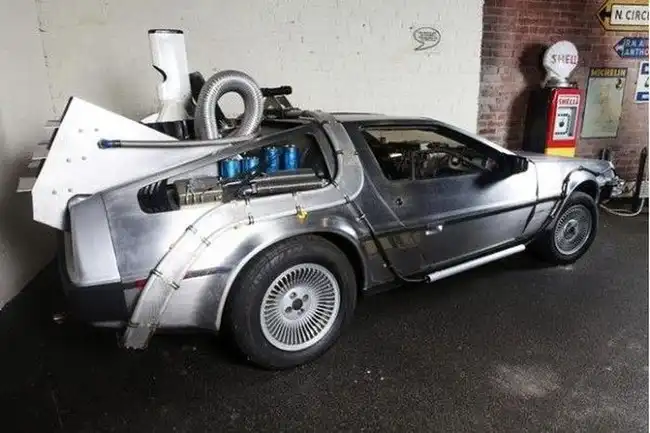 Музей «Автомобили звезд» в Англии