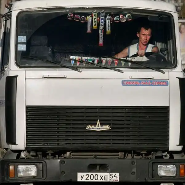 Водители, колесящие по русским дорогам