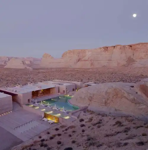 ОТЕЛЬ AMANGIRI HOTEL