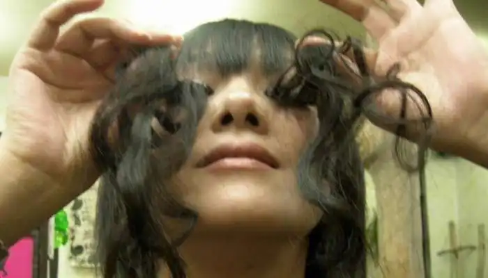 Что движет этой девушкой?