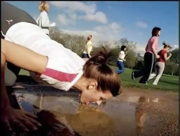 Девушки, которые занимаются непонятными вещами 2.