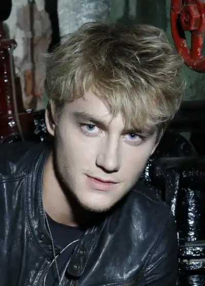 Евровидение 2011 - Feel Your Heart Beat! - Alex Sparrow