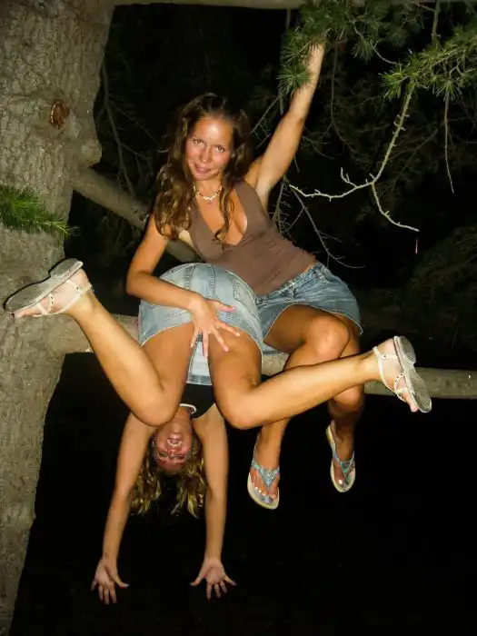 Девушки отрываются