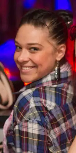 Ищу девушку=)