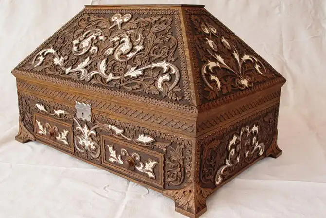 Резчик по дереву Валерий Простянкин