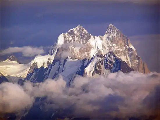 Суровая и красивая гора Ушба