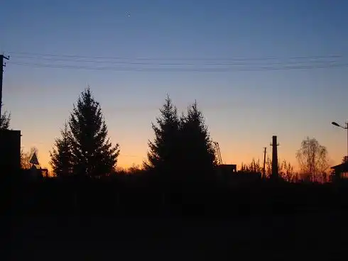 с фотоаппаратом в руках...