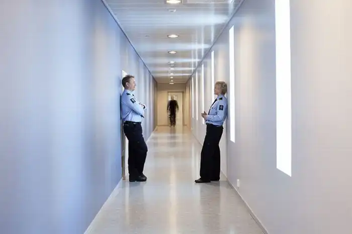 На этап в стиле люкс: Норвежского террориста посадят в роскошную тюрьму