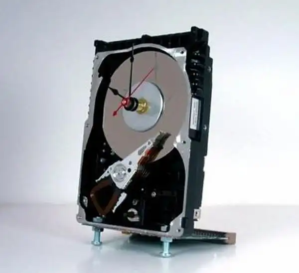 Креатив из компьютерного барахла