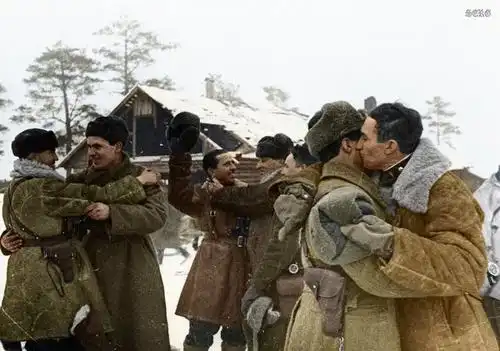 Цветные фотографии советских солдат во Второй Мировой