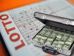 Две самые везучие женщины.