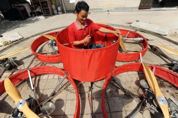Китайский крестьянин построил летающую тарелку (11 фото)