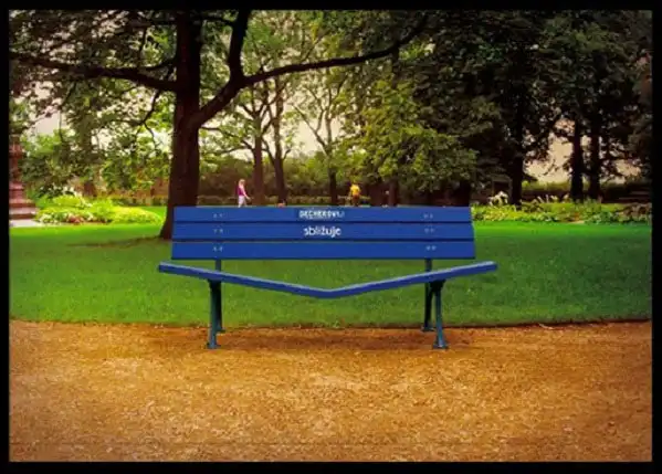 Cкамеечная реклама