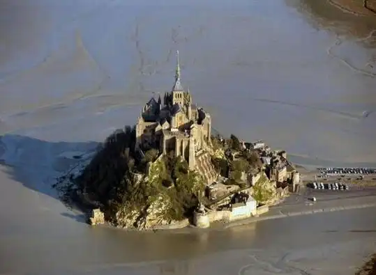 Город- скала