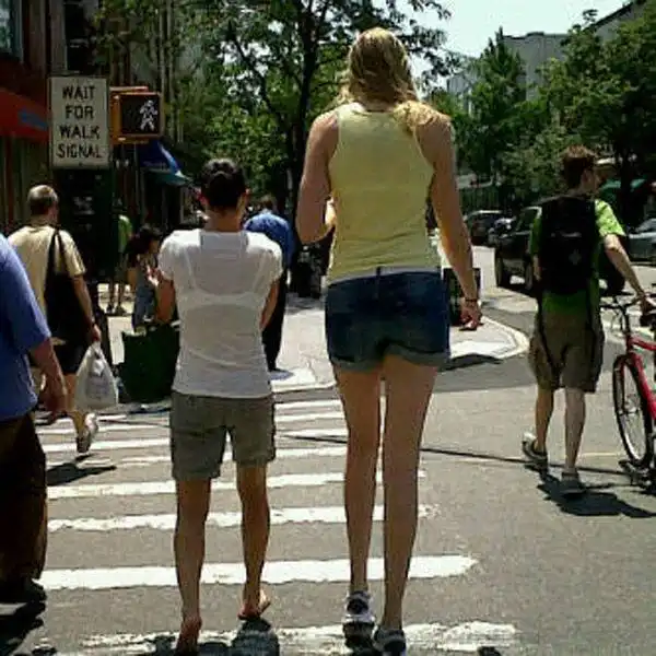 Слишком высокие девушки (50 фото)