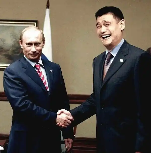 Политический юмор