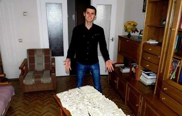 Сколько грамм серебра можно купить за 17 килограмм денег