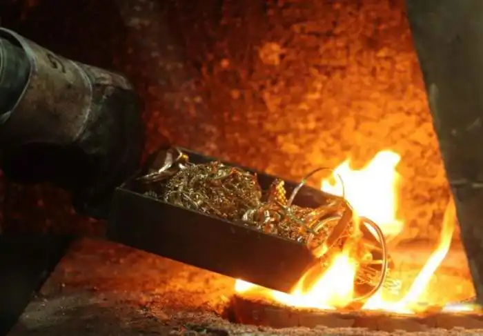 Как делают золотые слитки