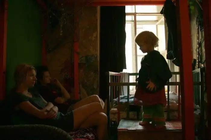 Как защитить детей от таких родителей