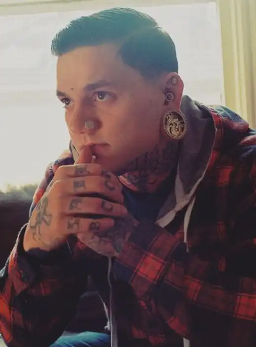 Во что превратятся уши, если извлечь растягивающие тоннели