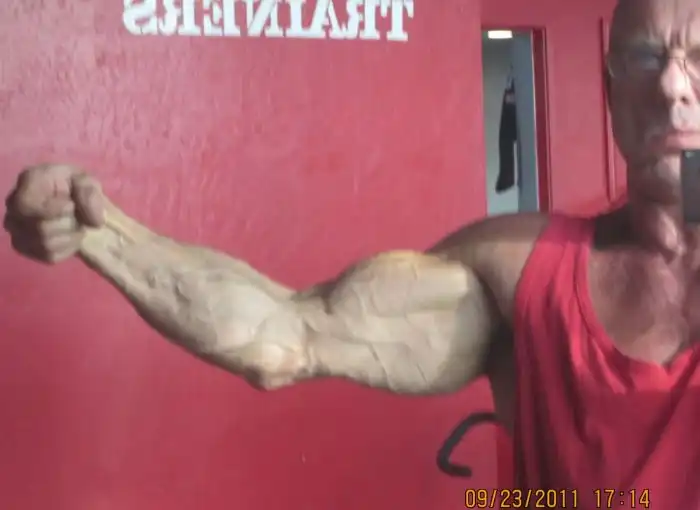 60 лет - не возраст для бодибилдера