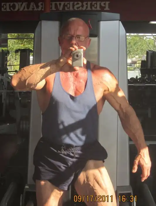 60 лет - не возраст для бодибилдера