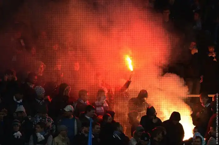 Во что превращается футбольный матч благодаря болельщикам