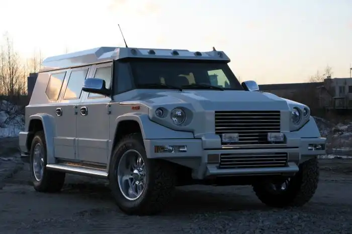 Российский бронированный внедорожник Т-98 "Комбат"