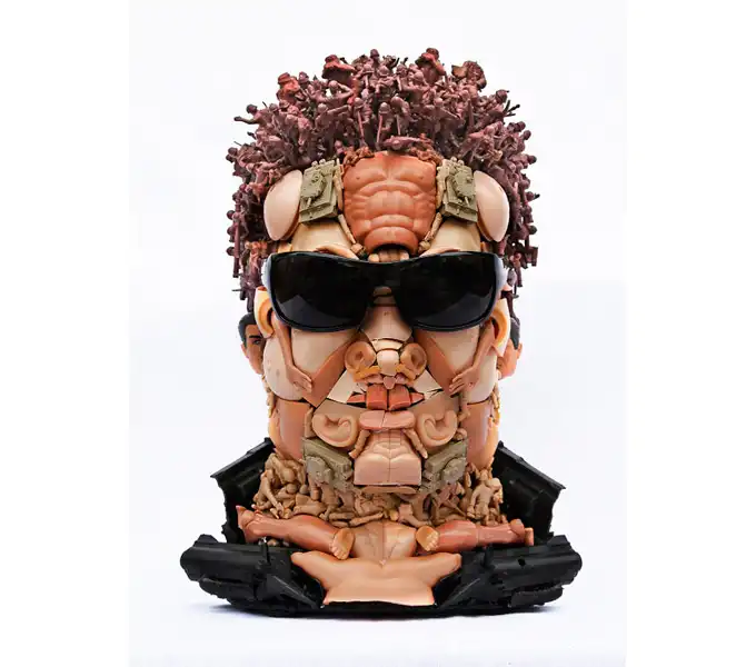 Скульптуры из игрушек Freya Jobbins