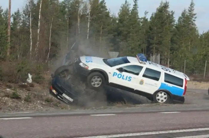 Крутые полицейские транспортные средства