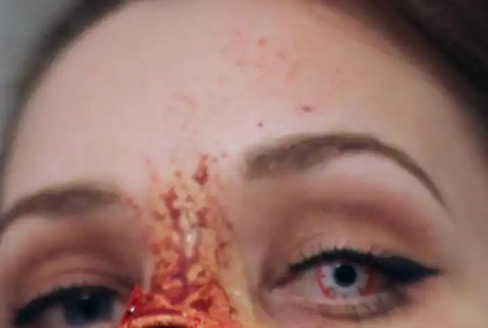 Жуткое перевоплощение в зомби