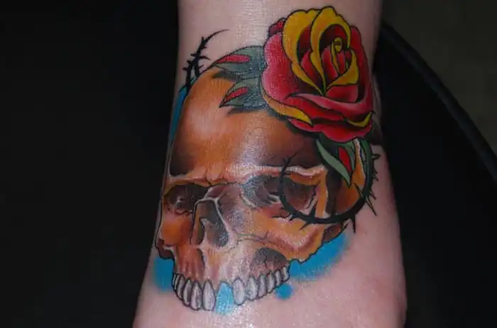 Яркие татуировки на разных частях тела