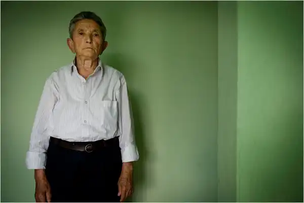 Бурнеша: Женщино-мужчины Албании