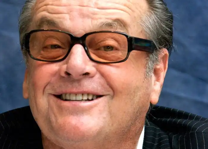 Попробуйте узнать этого знаменитого актера