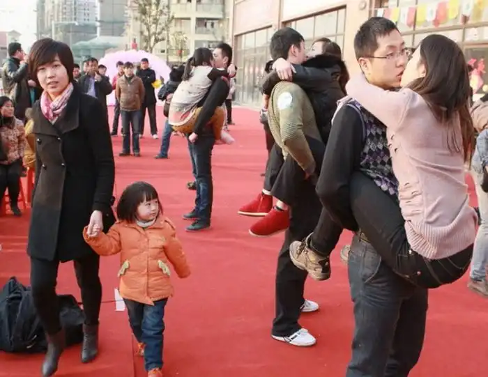 Конкурс поцелуев в Китае