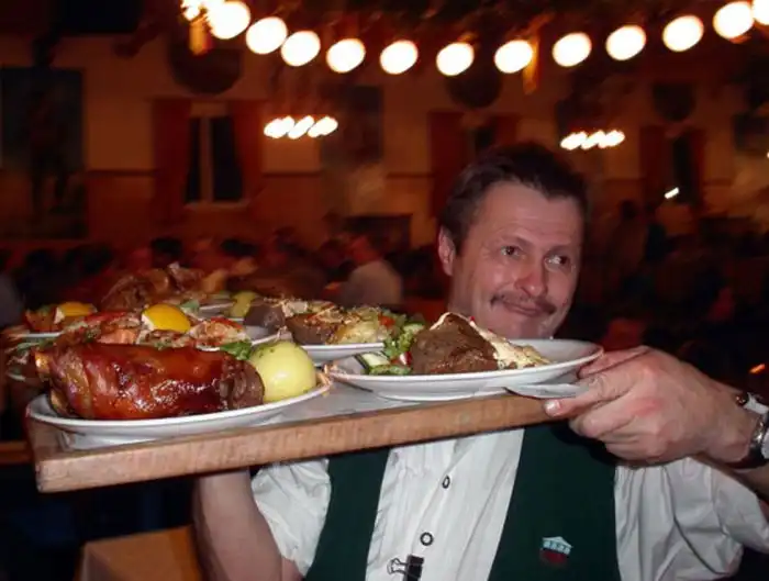 Тонкости работы официанта