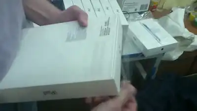 Сюрприз в коробке для iPad 2