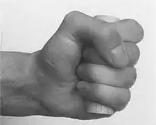 Старшеклассники гимназии №1 избили мужчину