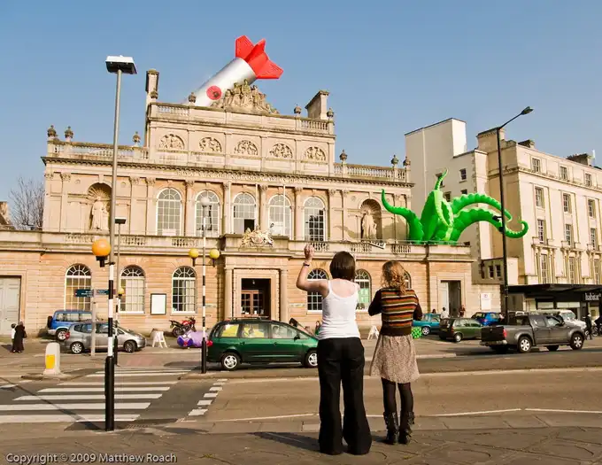 Уличный художник Filthy Lurker