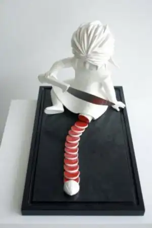 Страшные керамические статуэтки.