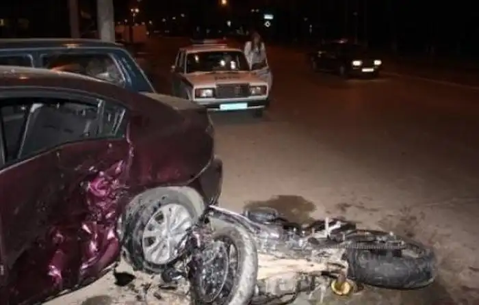 Мотоциклист сбил школьницу