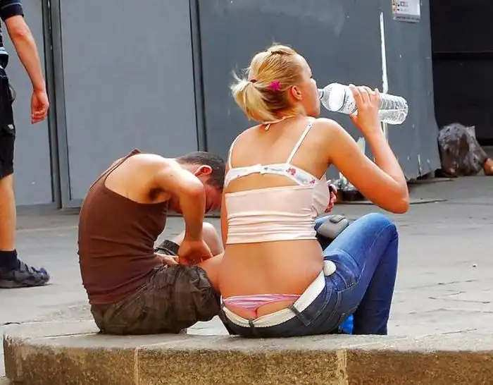 Заниженная талия на джинсах