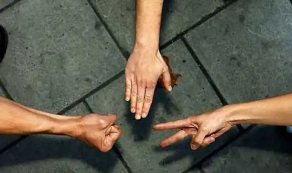 Как обыграть противника в "Камень, Ножницы, Бумага"