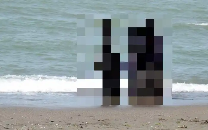 Женщины на пляжах Ирана