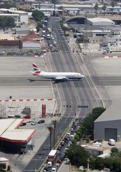 Аэропорт на шоссе